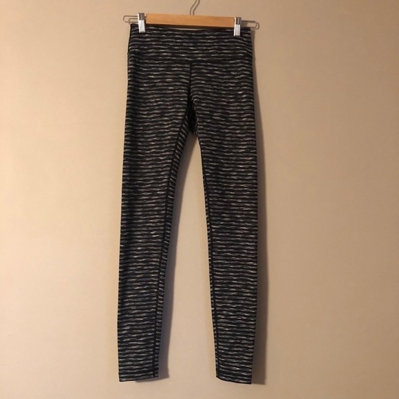 Zella Live In Leggings Black White Grey Stripes Space Dye Size XS - Picture 2 of 7